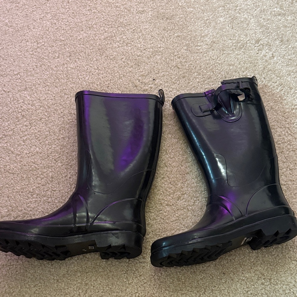 Black comfy tall rain boots